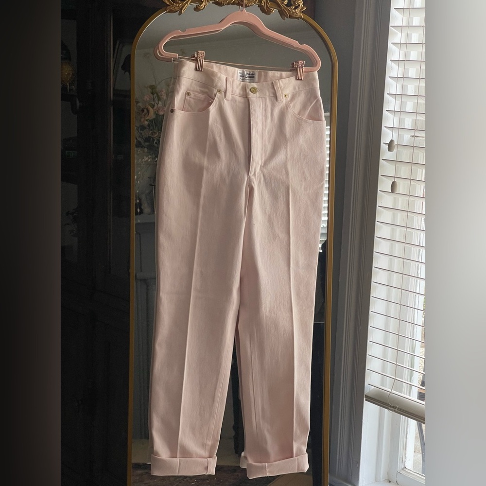 St John Signature Jeans Light Pink 5 Pocket Straight-Leg Jeans w Gold Hardware